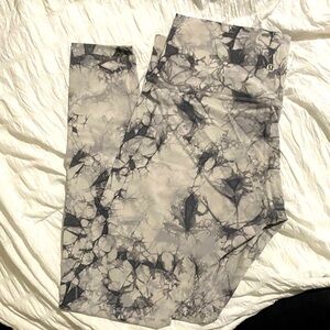 Lululemon Wunder Under leggings size 8